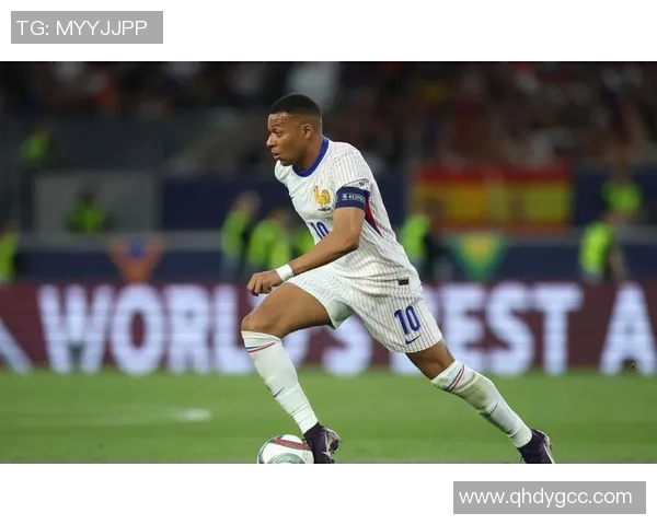 姆巴佩在亚马尔转会热议中拒绝巴黎圣日耳曼续约！