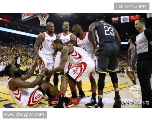 勇士与火箭季后赛第四场精彩对决回顾与分析