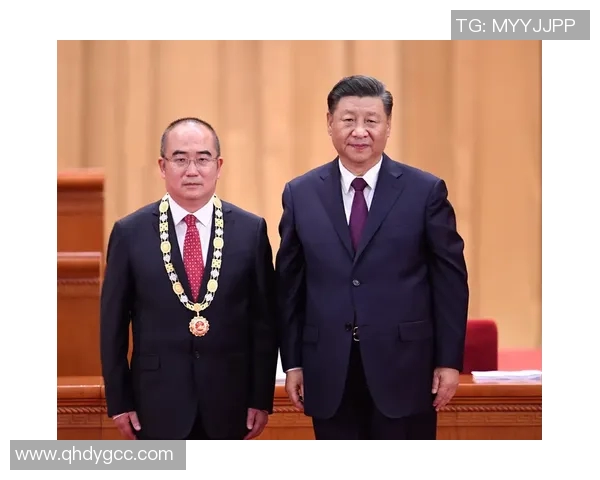 黄健华的奋斗历程与成就探索：从平凡到卓越的成长之路